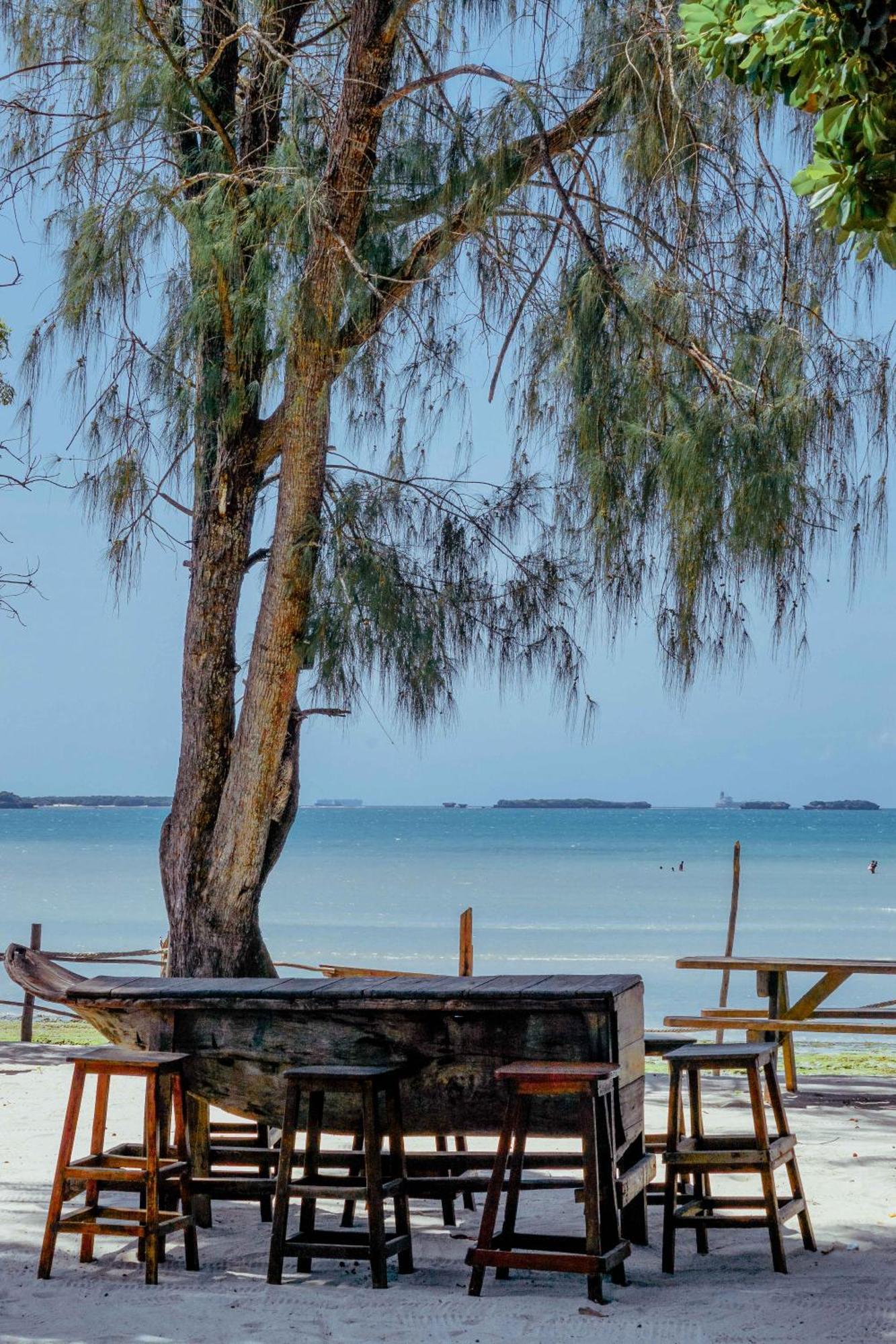 Mikadi Beach Camp & Backpackers Vandrerhjem Dar-es-Salaam Eksteriør bilde