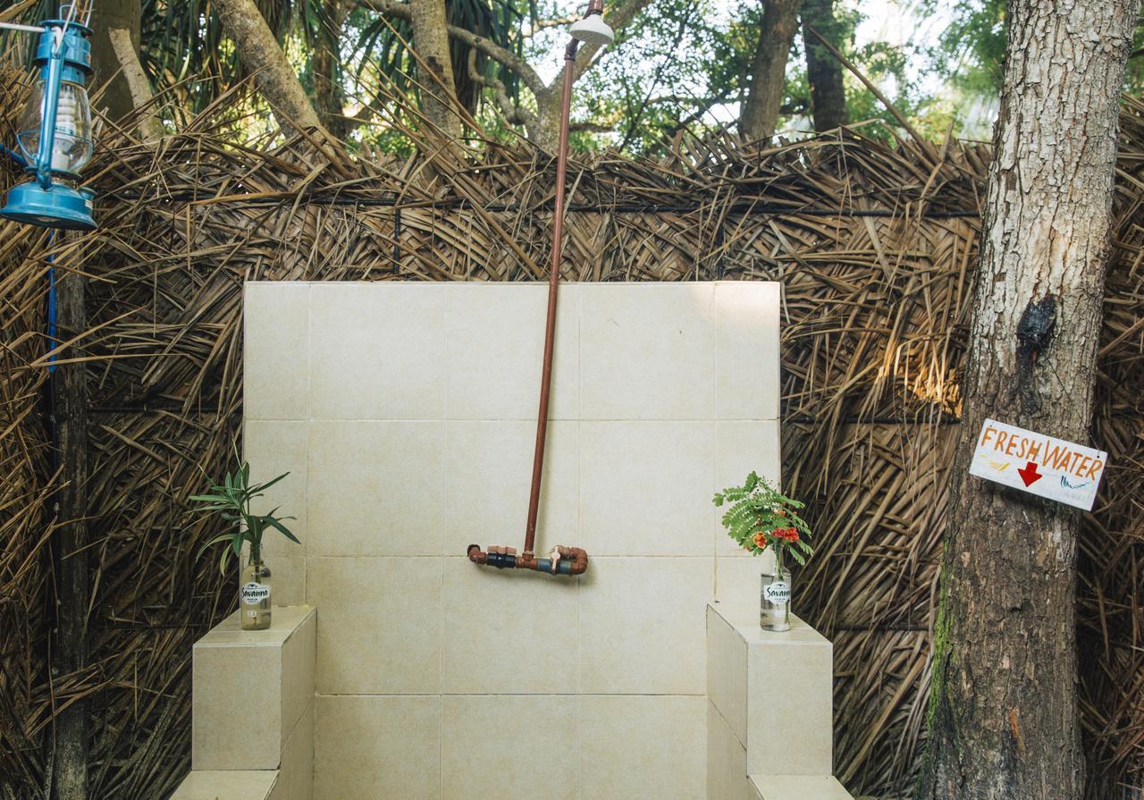 Mikadi Beach Camp & Backpackers Vandrerhjem Dar-es-Salaam Eksteriør bilde