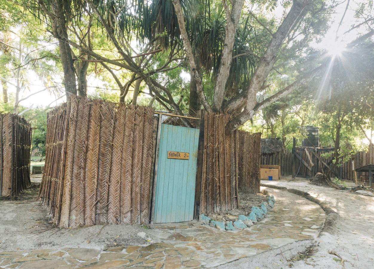 Mikadi Beach Camp & Backpackers Vandrerhjem Dar-es-Salaam Eksteriør bilde